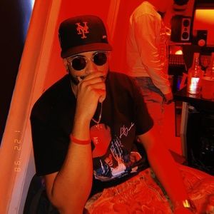 Meet your Posher, Carlos